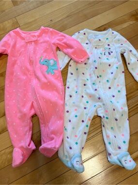 Carter's sleepers 6 m lot of 2 baby pyjamas pjs